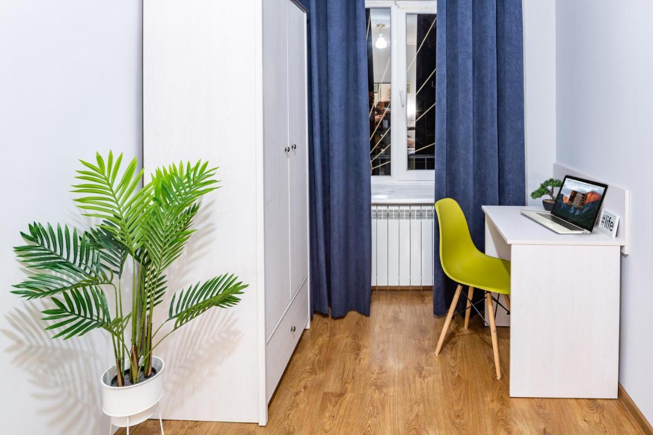Rainbow Apartment Near Rynok Sq ลวีฟ ภายนอก รูปภาพ