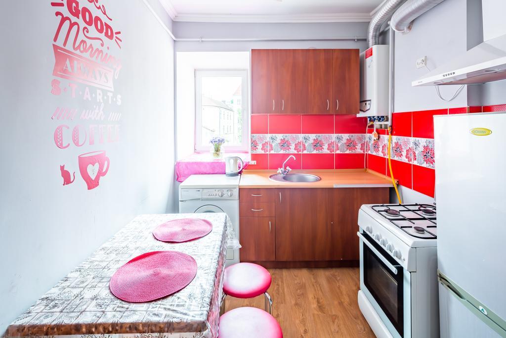 Rainbow Apartment Near Rynok Sq ลวีฟ ภายนอก รูปภาพ